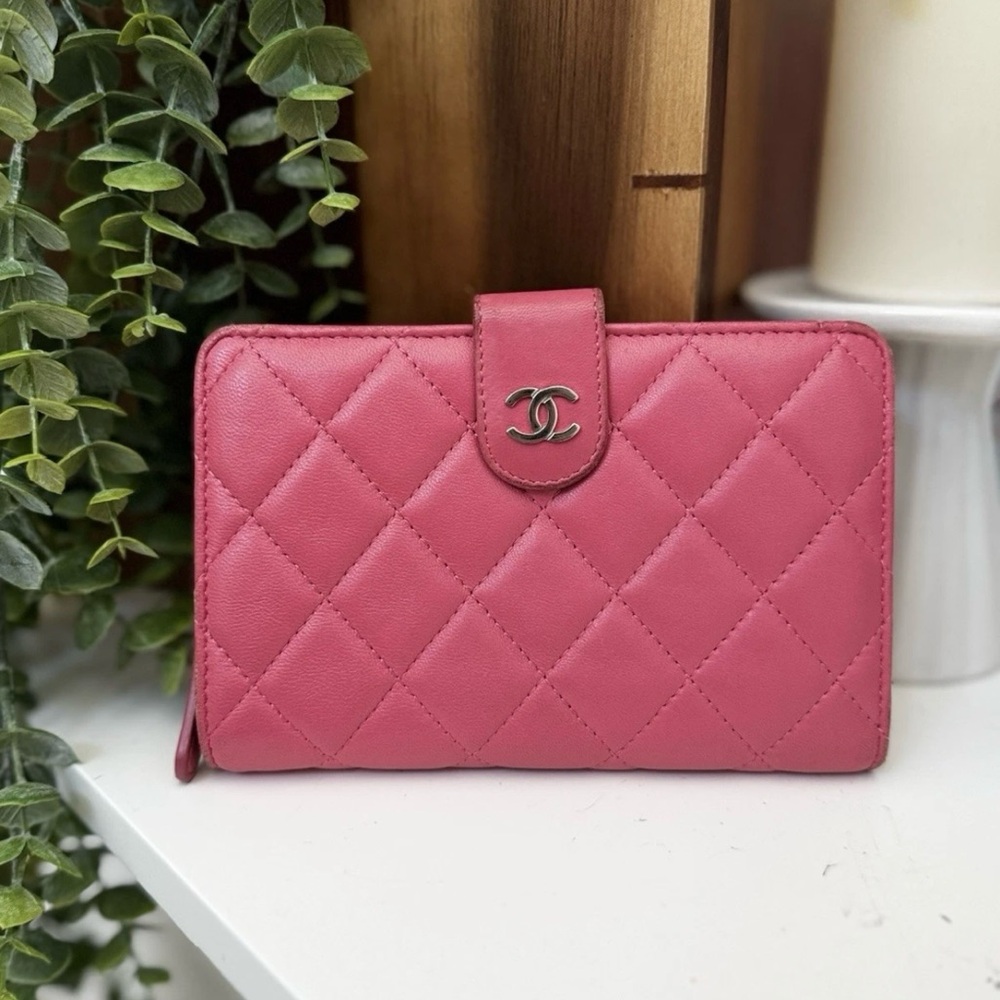 CHANEL Quilted Pink Wallet